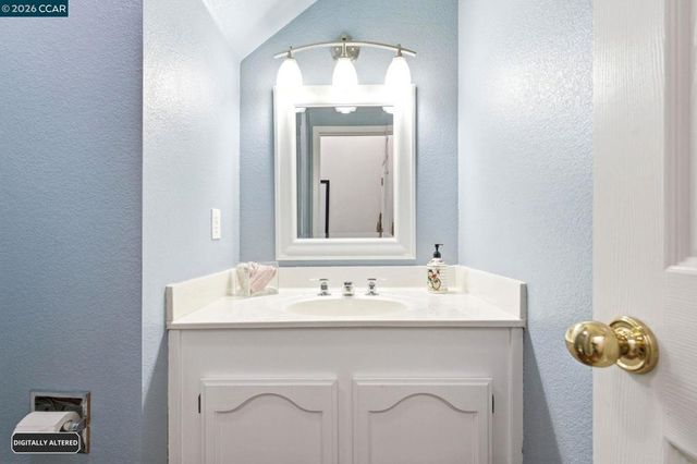 1345 Shell Ln, Clayton, CA 94517