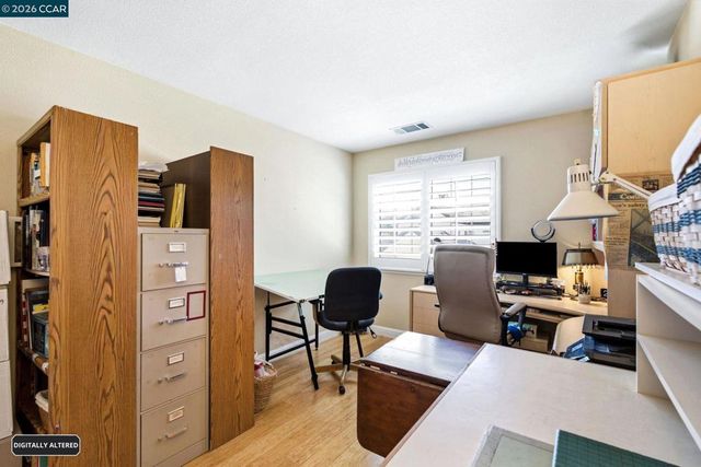 1345 Shell Ln, Clayton, CA 94517
