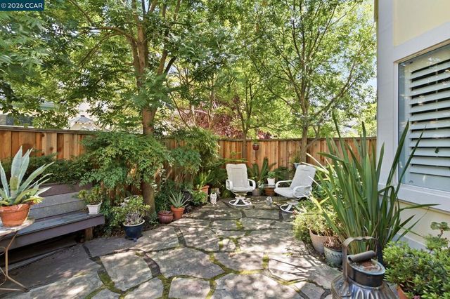1345 Shell Ln, Clayton, CA 94517