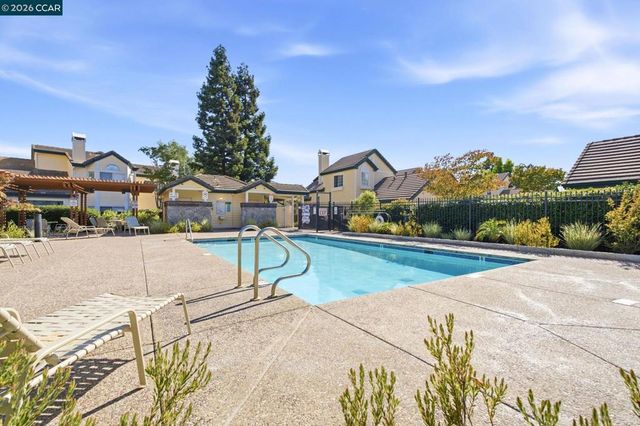 1345 Shell Ln, Clayton, CA 94517