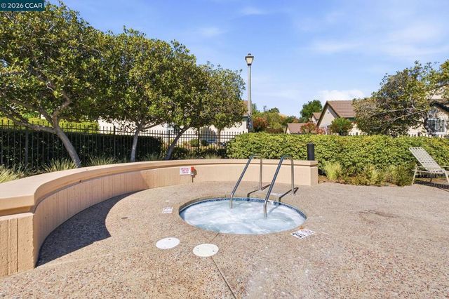 1345 Shell Ln, Clayton, CA 94517