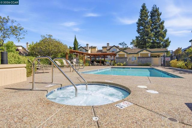 1345 Shell Ln, Clayton, CA 94517