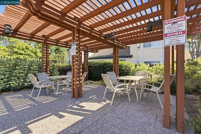 1345 Shell Ln, Clayton, CA 94517