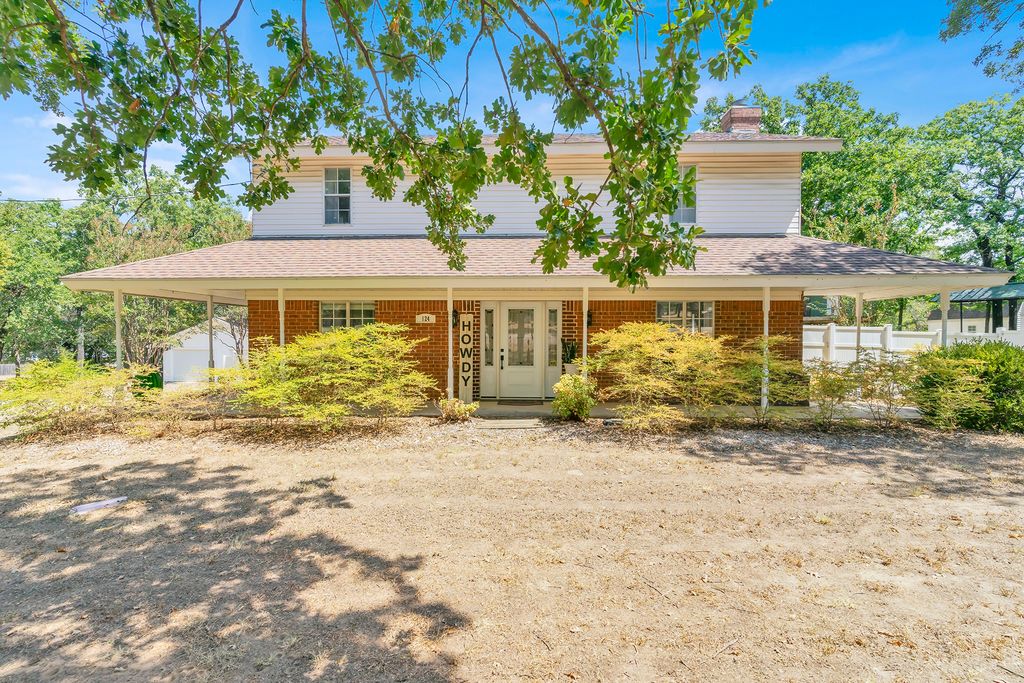 124 Alvarado Oak Drive, Alvarado, TX 76009 — photo 2