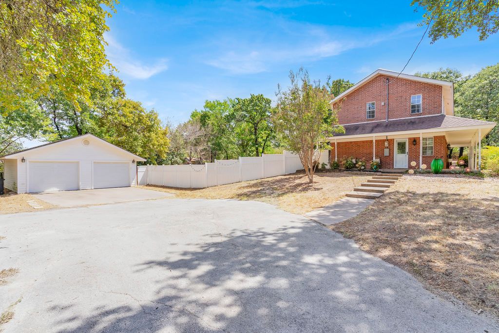 124 Alvarado Oak Drive, Alvarado, TX 76009 — photo 5