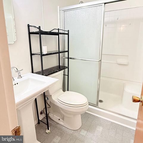 103 FAIRVIEW AVE, Front Royal, VA 22630