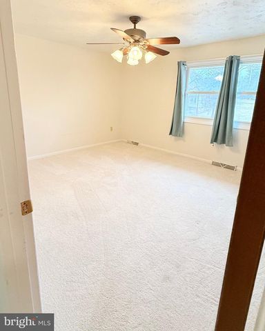 103 FAIRVIEW AVE, Front Royal, VA 22630