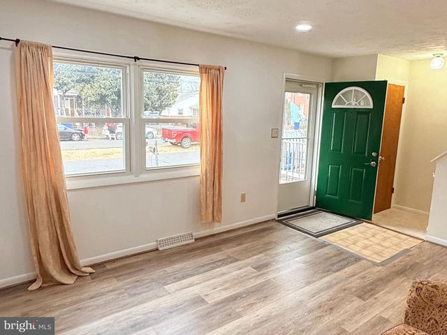 103 FAIRVIEW AVE, Front Royal, VA 22630