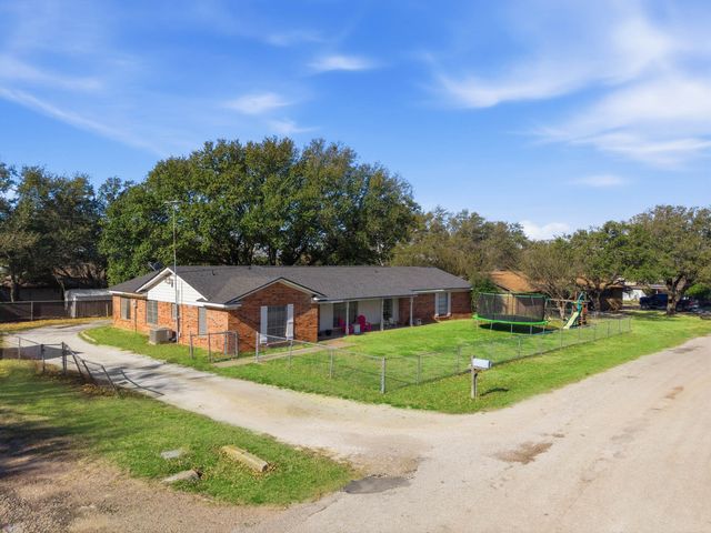 104 Beard Drive, Itasca, TX 76055