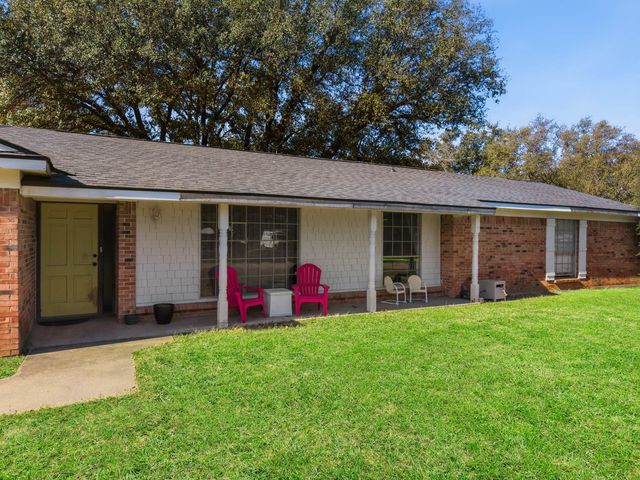 104 Beard Drive, Itasca, TX 76055