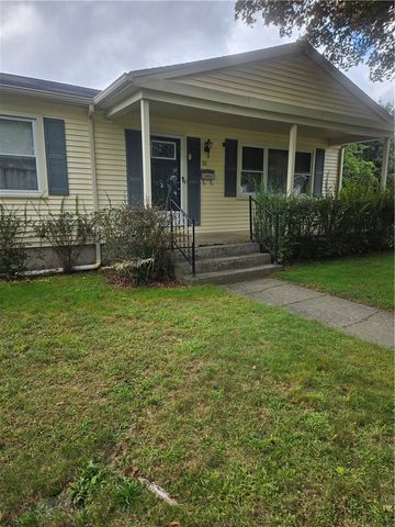 16 Brooks Farm Drive, Bristol, RI 02809