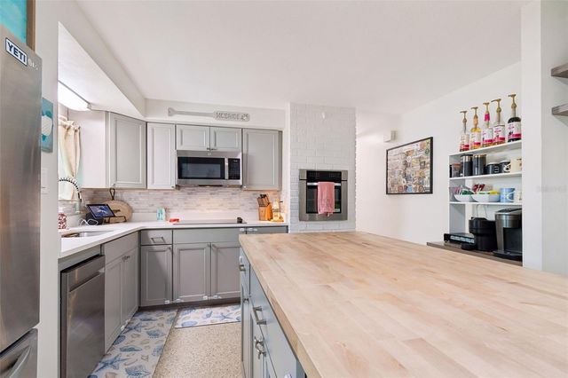 5945 62ND AVENUE N, Pinellas Park, FL 33781