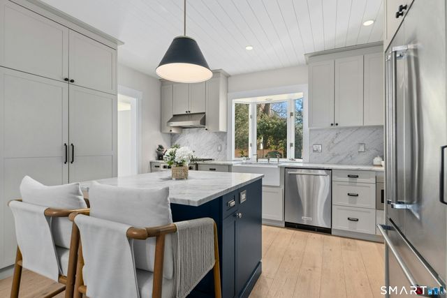 86 Middlesex Road, Darien, CT 06820