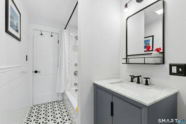 86 Middlesex Road, Darien, CT 06820