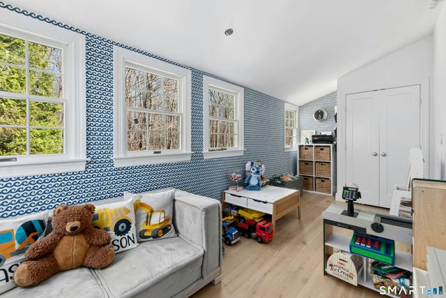 86 Middlesex Road, Darien, CT 06820