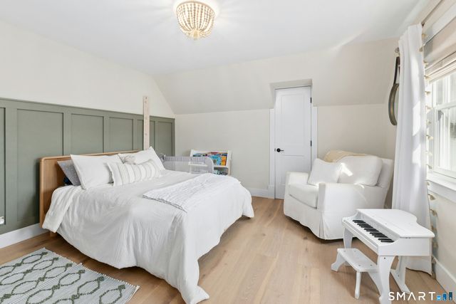 86 Middlesex Road, Darien, CT 06820