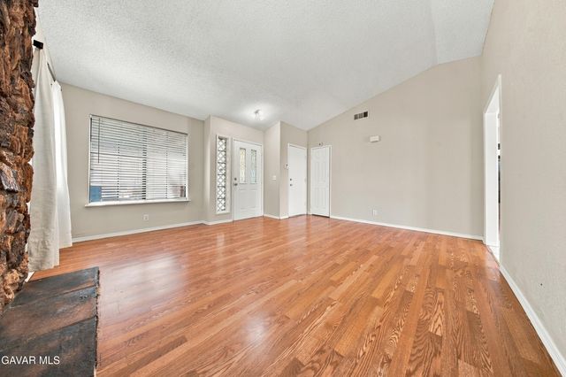2533 Topaz Lane, Lancaster, CA 93535