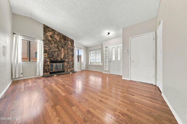 2533 Topaz Lane, Lancaster, CA 93535