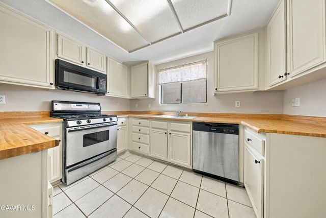2533 Topaz Lane, Lancaster, CA 93535