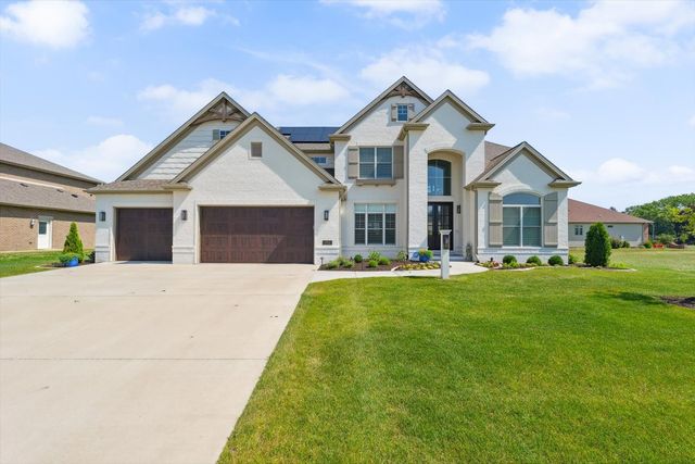 604 Cayman Way, Savoy, IL 61874