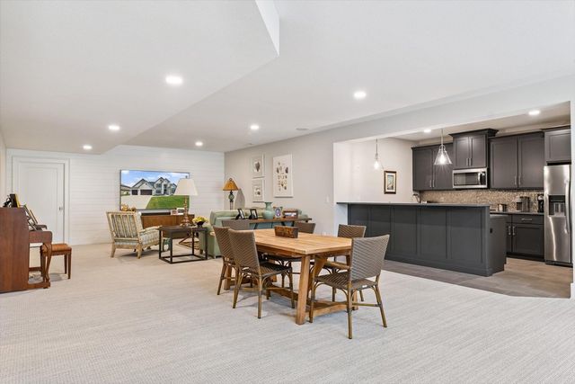 604 Cayman Way, Savoy, IL 61874