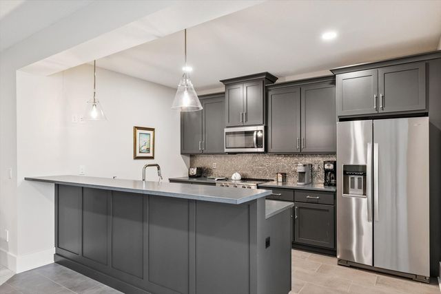 604 Cayman Way, Savoy, IL 61874