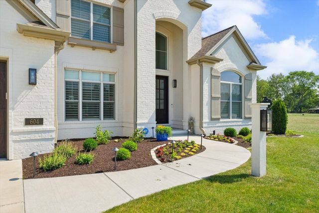 604 Cayman Way, Savoy, IL 61874