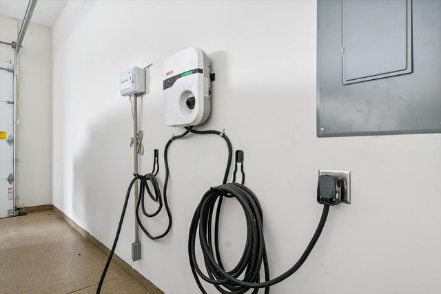 604 Cayman Way, Savoy, IL 61874