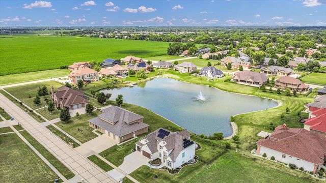 604 Cayman Way, Savoy, IL 61874