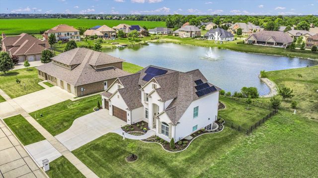 604 Cayman Way, Savoy, IL 61874