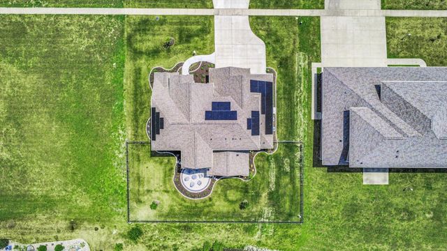 604 Cayman Way, Savoy, IL 61874