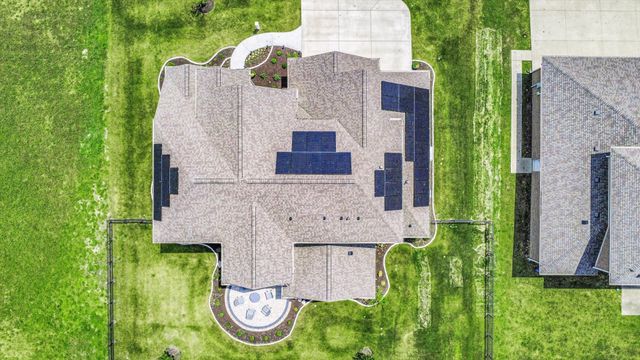 604 Cayman Way, Savoy, IL 61874