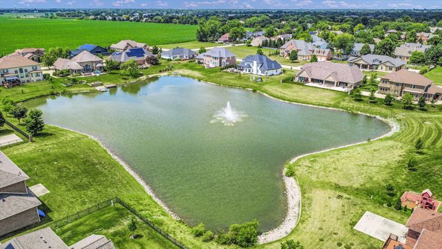 604 Cayman Way, Savoy, IL 61874