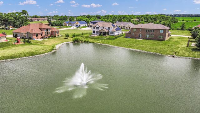 604 Cayman Way, Savoy, IL 61874