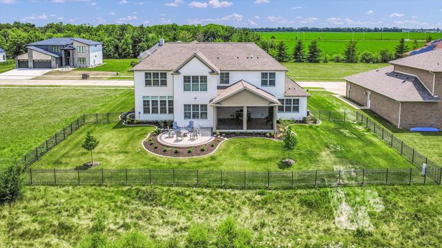 604 Cayman Way, Savoy, IL 61874