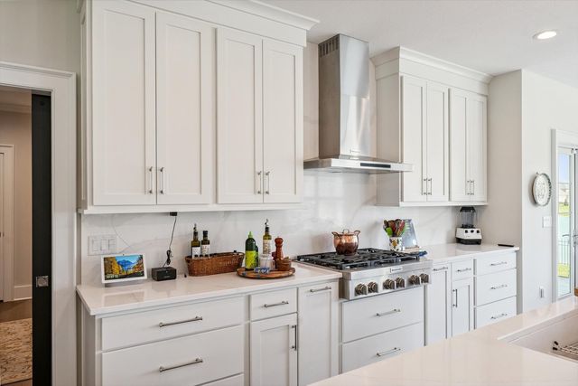 604 Cayman Way, Savoy, IL 61874