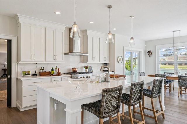 604 Cayman Way, Savoy, IL 61874