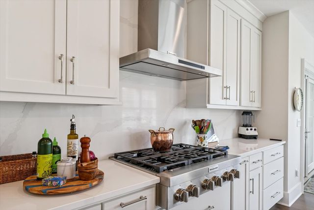 604 Cayman Way, Savoy, IL 61874