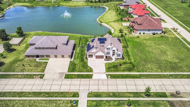 604 Cayman Way, Savoy, IL 61874