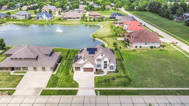 604 Cayman Way, Savoy, IL 61874