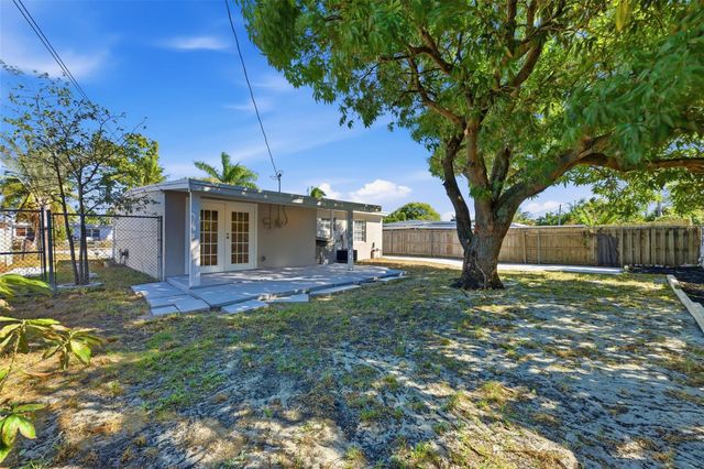 430 Old Spanish Trail, Lantana, FL 33462