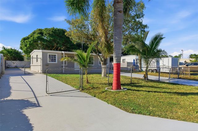 430 Old Spanish Trail, Lantana, FL 33462