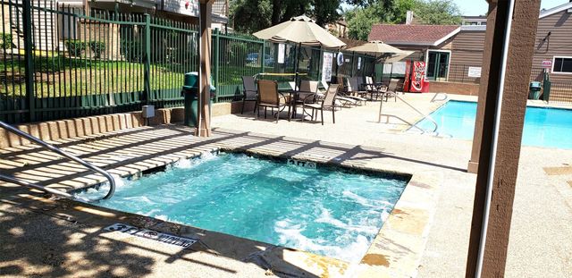 2300 Balsam Drive G102, Arlington, TX 76006