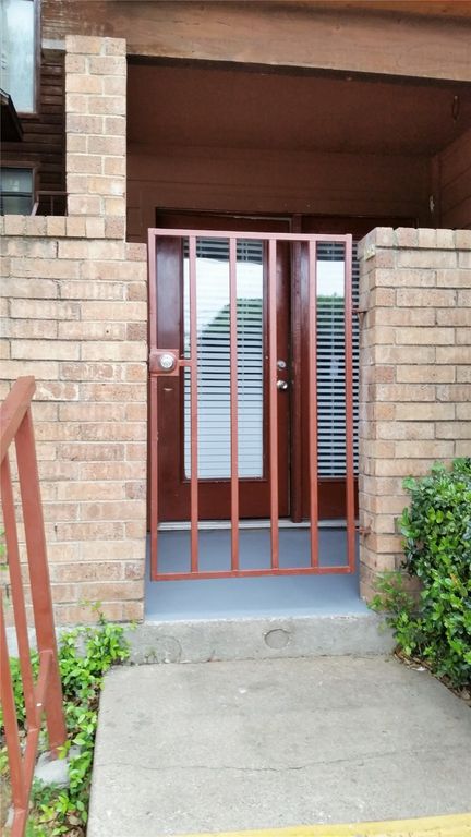 2300 Balsam Drive G102, Arlington, TX 76006