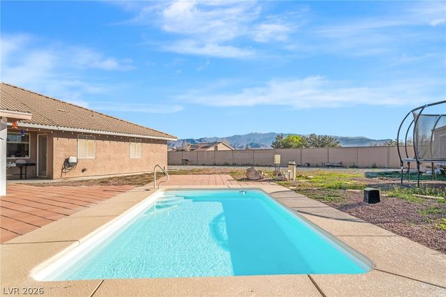 6711 Longmeadow Drive, Pahrump, NV 89061