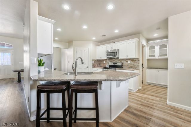 6711 Longmeadow Drive, Pahrump, NV 89061