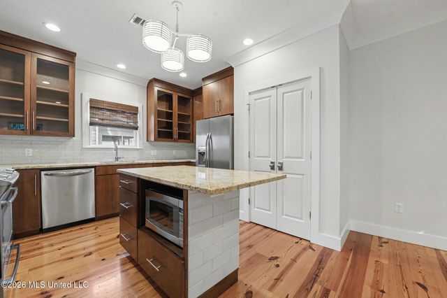 1309 Bowen Avenue, Ocean Springs, MS 39564