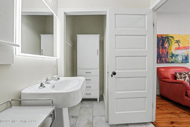 1309 Bowen Avenue, Ocean Springs, MS 39564