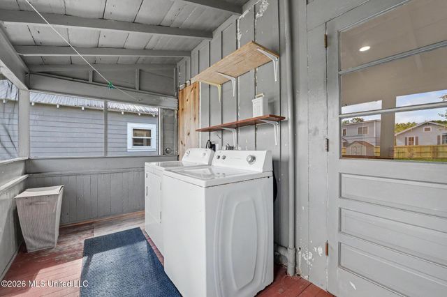 1309 Bowen Avenue, Ocean Springs, MS 39564