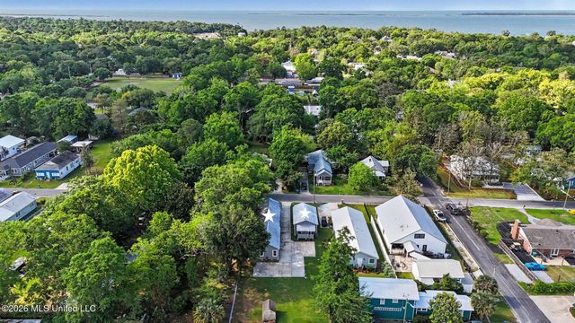 1309 Bowen Avenue, Ocean Springs, MS 39564